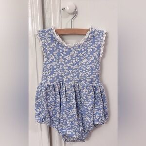 Charming Mary floral bubble